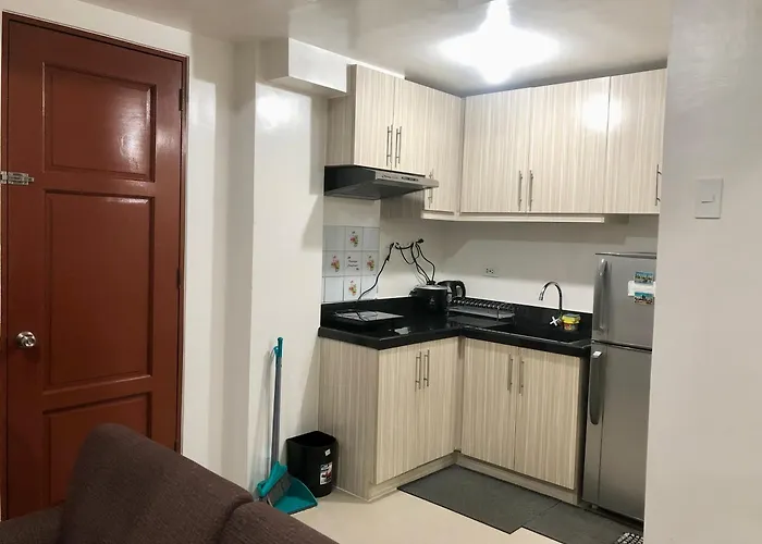 Hotel Almond Drive Near Seaside Talisay (Cebu)